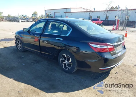 2017 Honda Accord Lx z USA, uszkodzony, nr VIN 1HGCR2F35HA094836